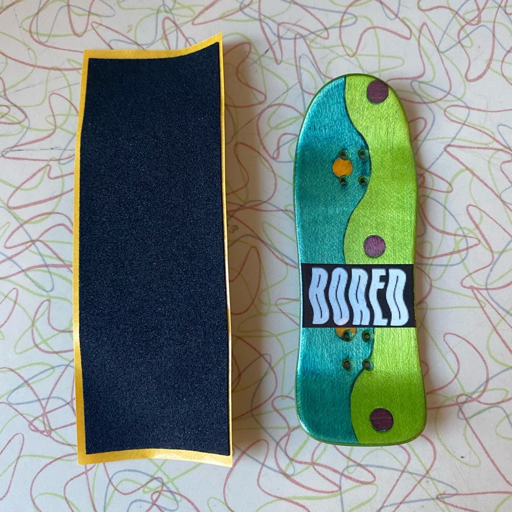 Mystery machine split ply Fingerboard with Grip Tape